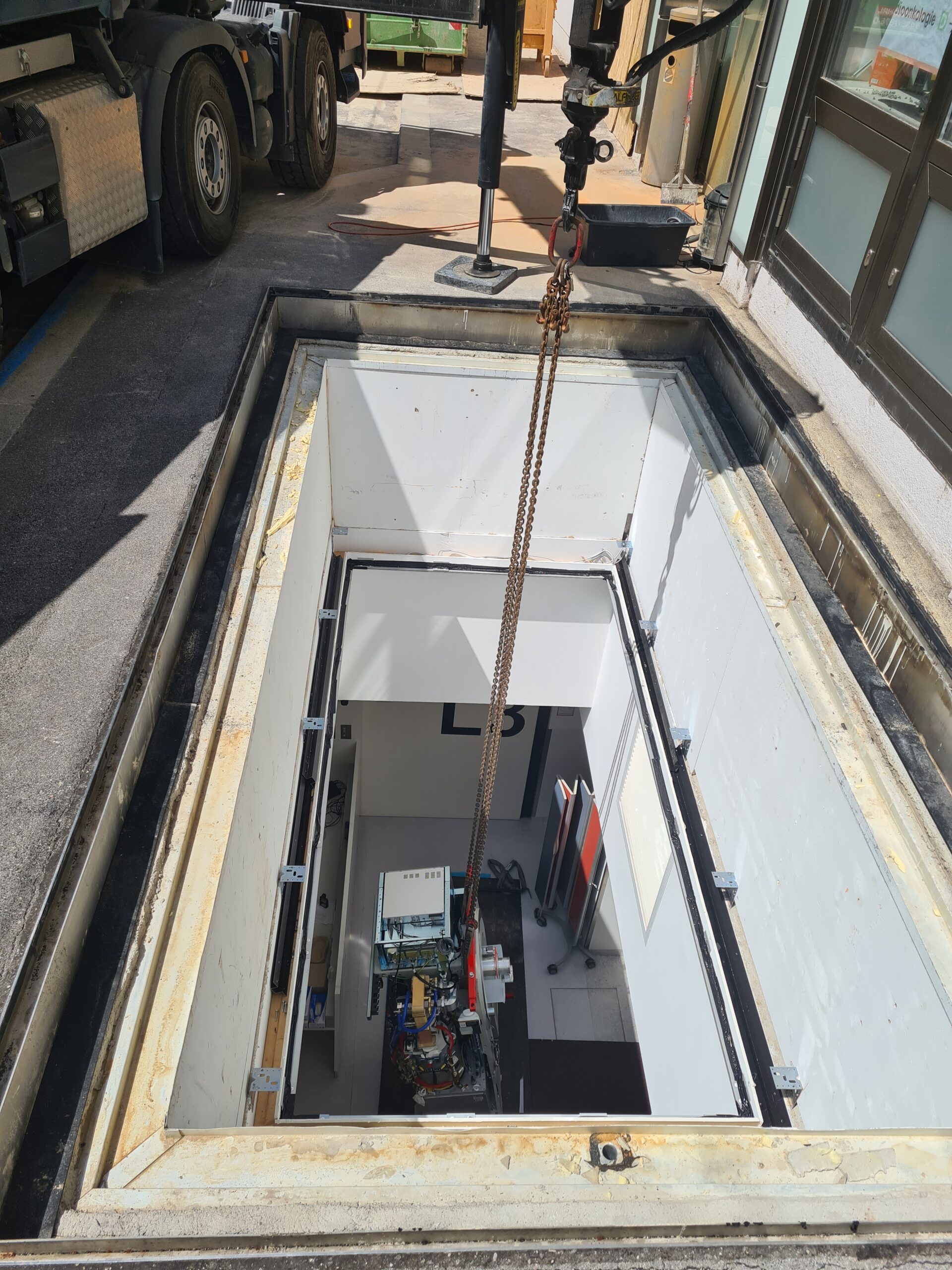 2025177_LINAC Lieferung Radioonkologie_20250614_114444